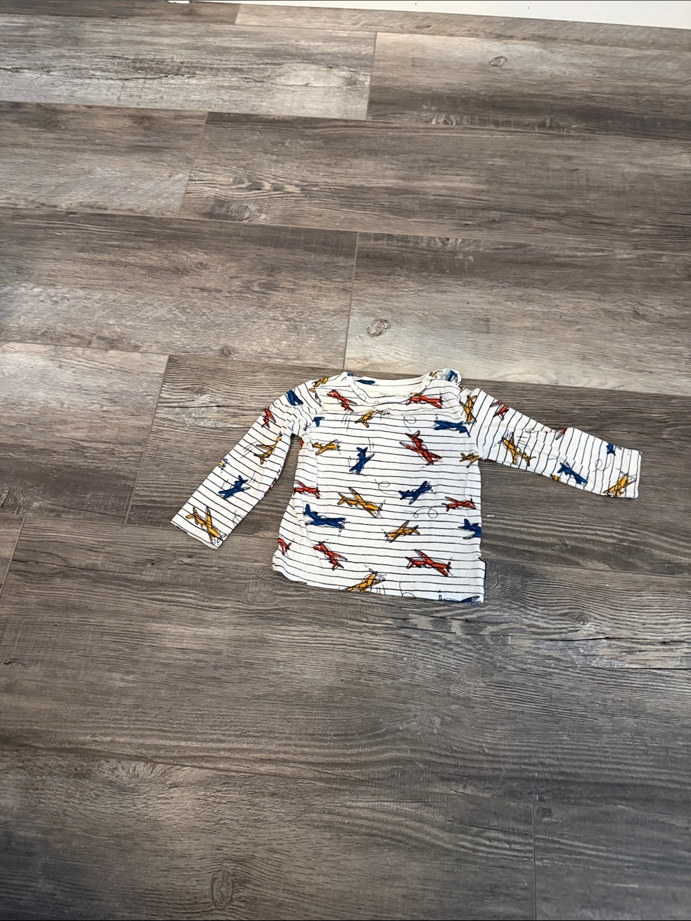 Noppies White Long-Sleeve Tee with Red,‎ Blue & Yellow Airplanes